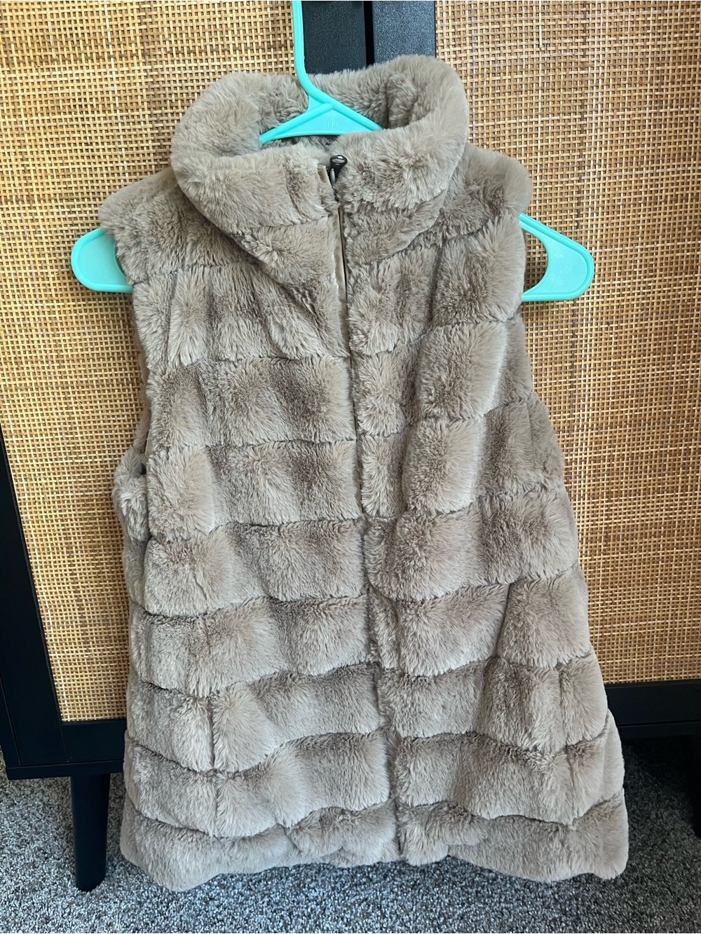 dylan Plush Faux Fur Vest in Taupe - Picture 2 of 5